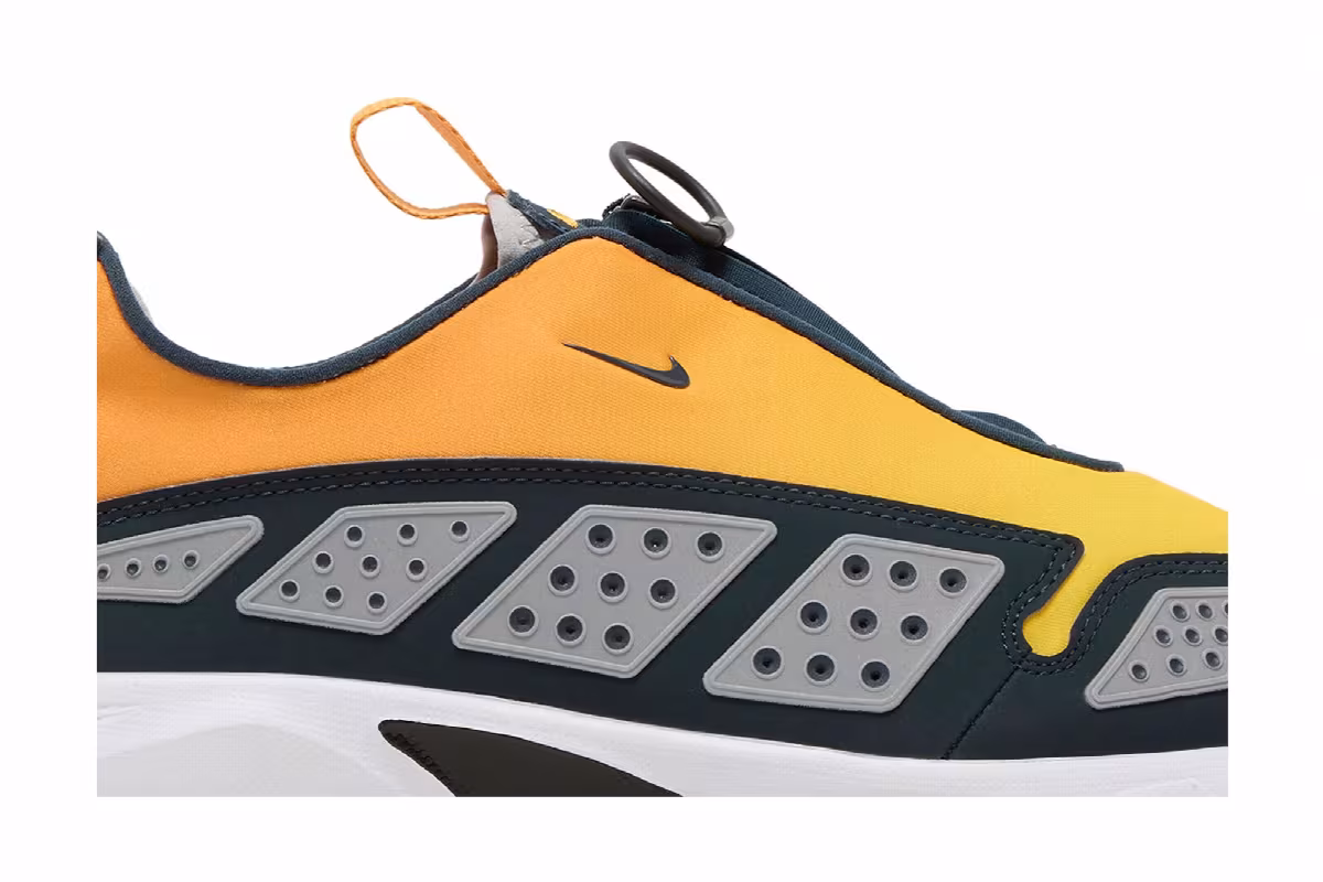 Nike Women's Air Sunder Max Canyon Gold, view 3
