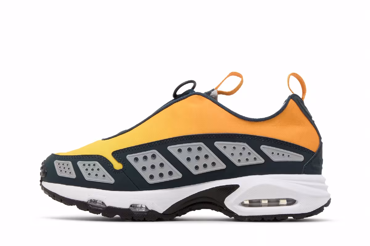 Nike Women's Air Sunder Max Canyon Gold, view 4