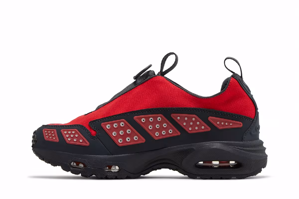 Nike Women's Air Sunder Max GORE-TEX Hyper Crimson, view 4