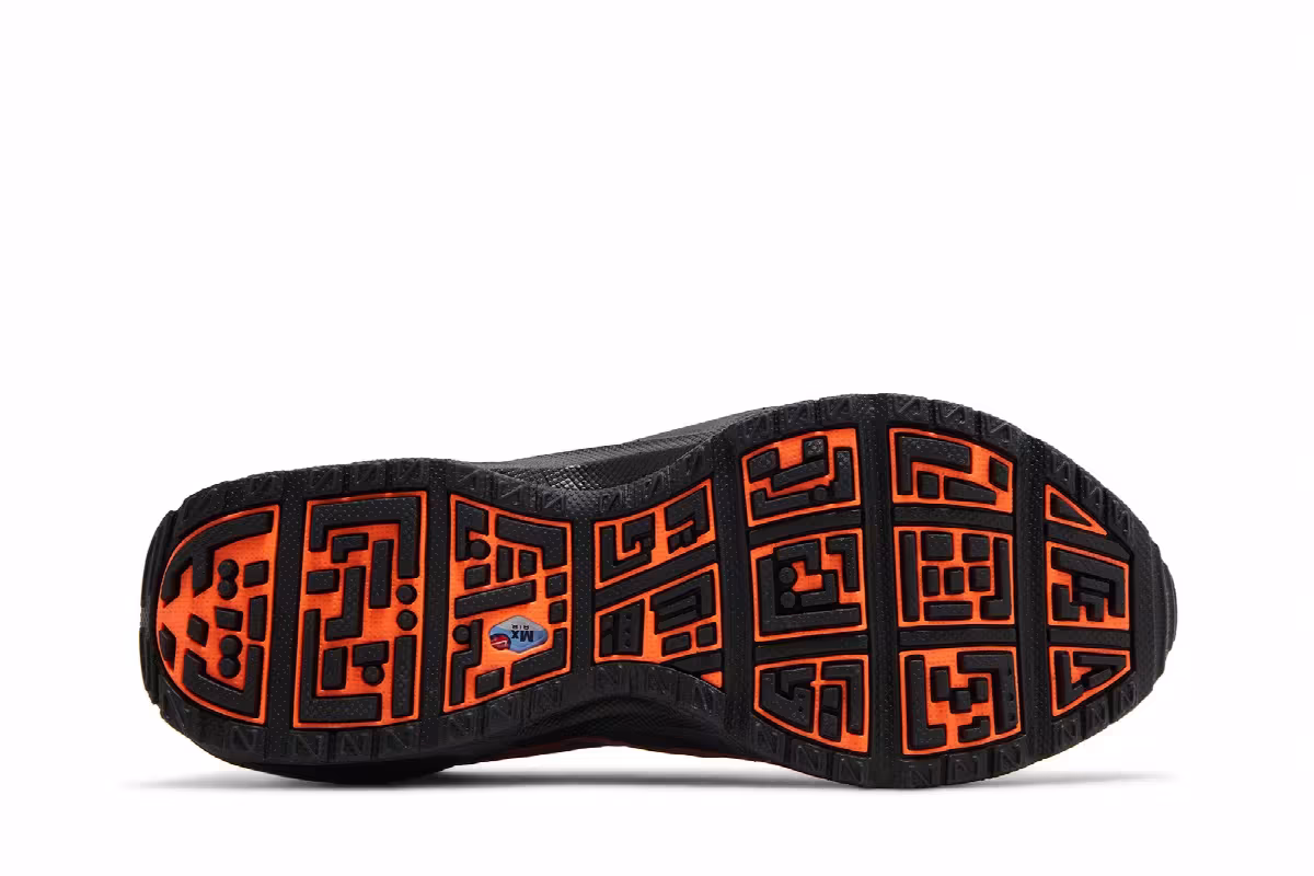 Nike Women's Air Sunder Max GORE-TEX Hyper Crimson, view 5