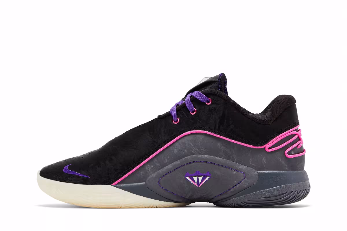 Nike LeBron 22 Blacklight, view 4