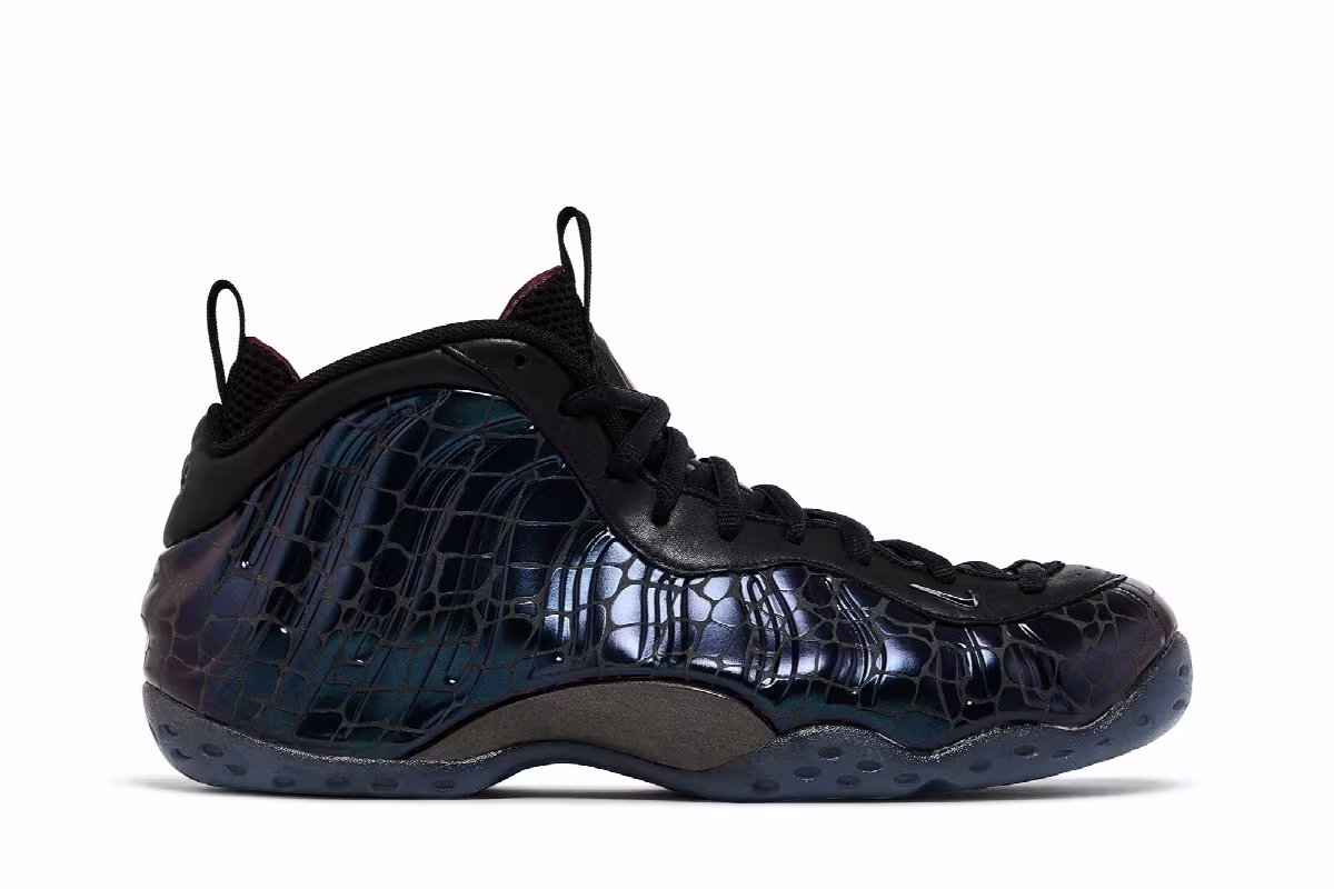 Tekken 8 x Nike Air Foamposite One Premium Kazuya Mishima, view 2