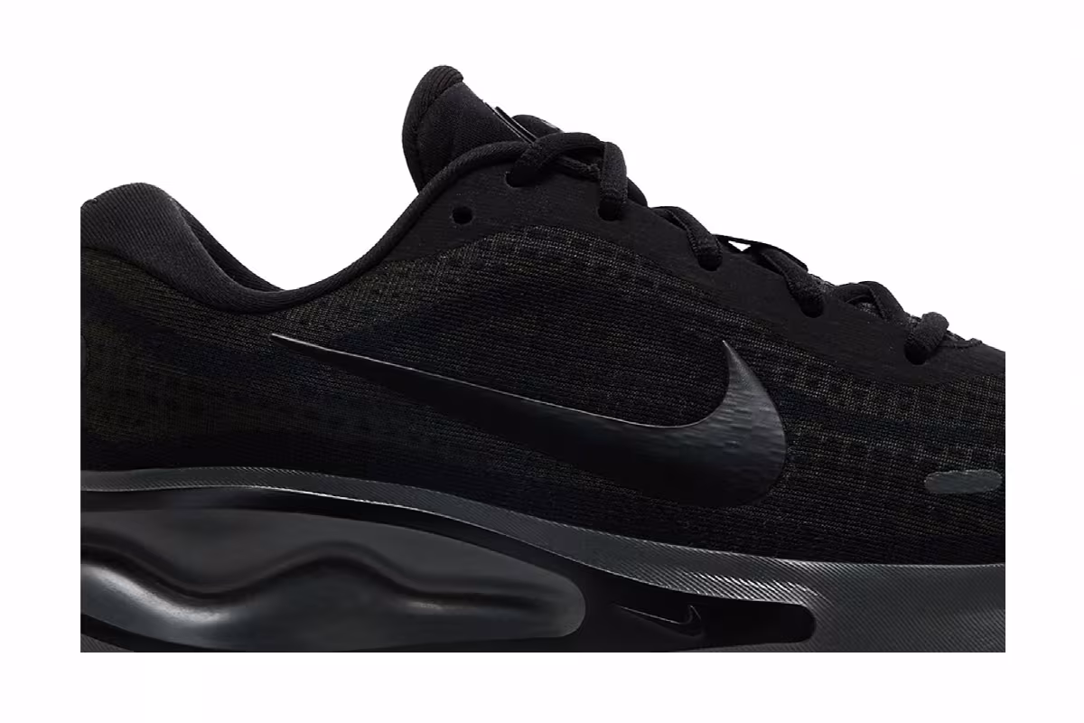 Nike Women's Journey Run Black Anthracite, view 3