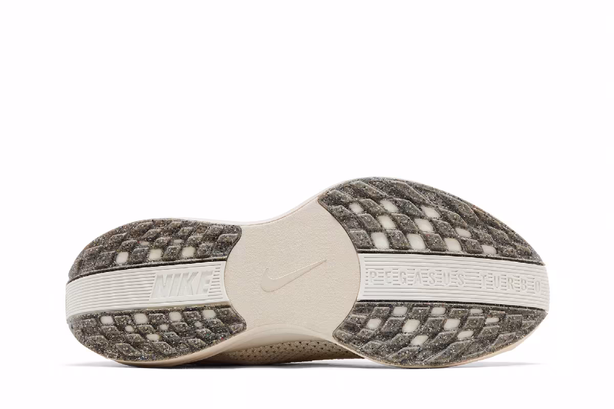 Nike Women's Pegasus Plus Light Orewood Brown, view 5