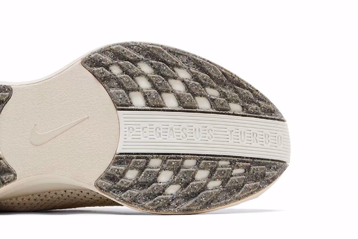 Nike Women's Pegasus Plus Light Orewood Brown, view 6