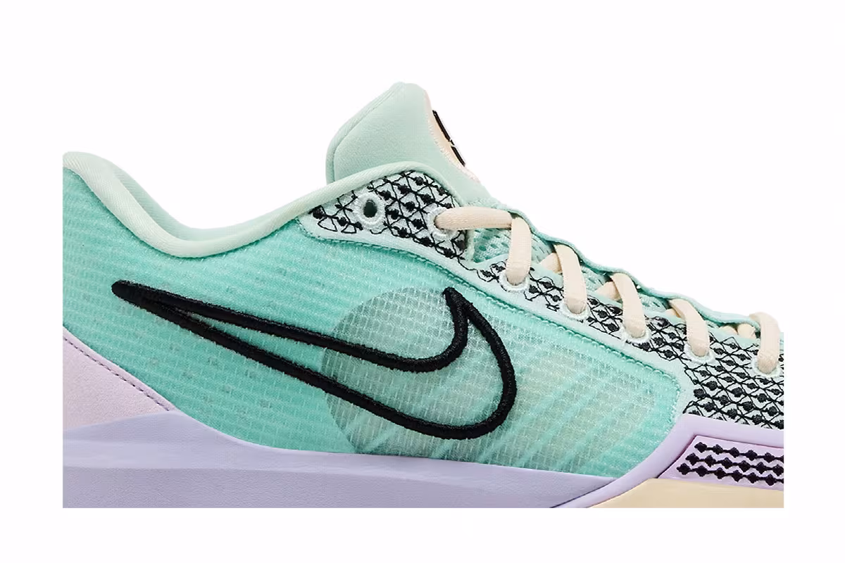 Nike Women's Sabrina 1 EP Brooklyn's Finest, view 3