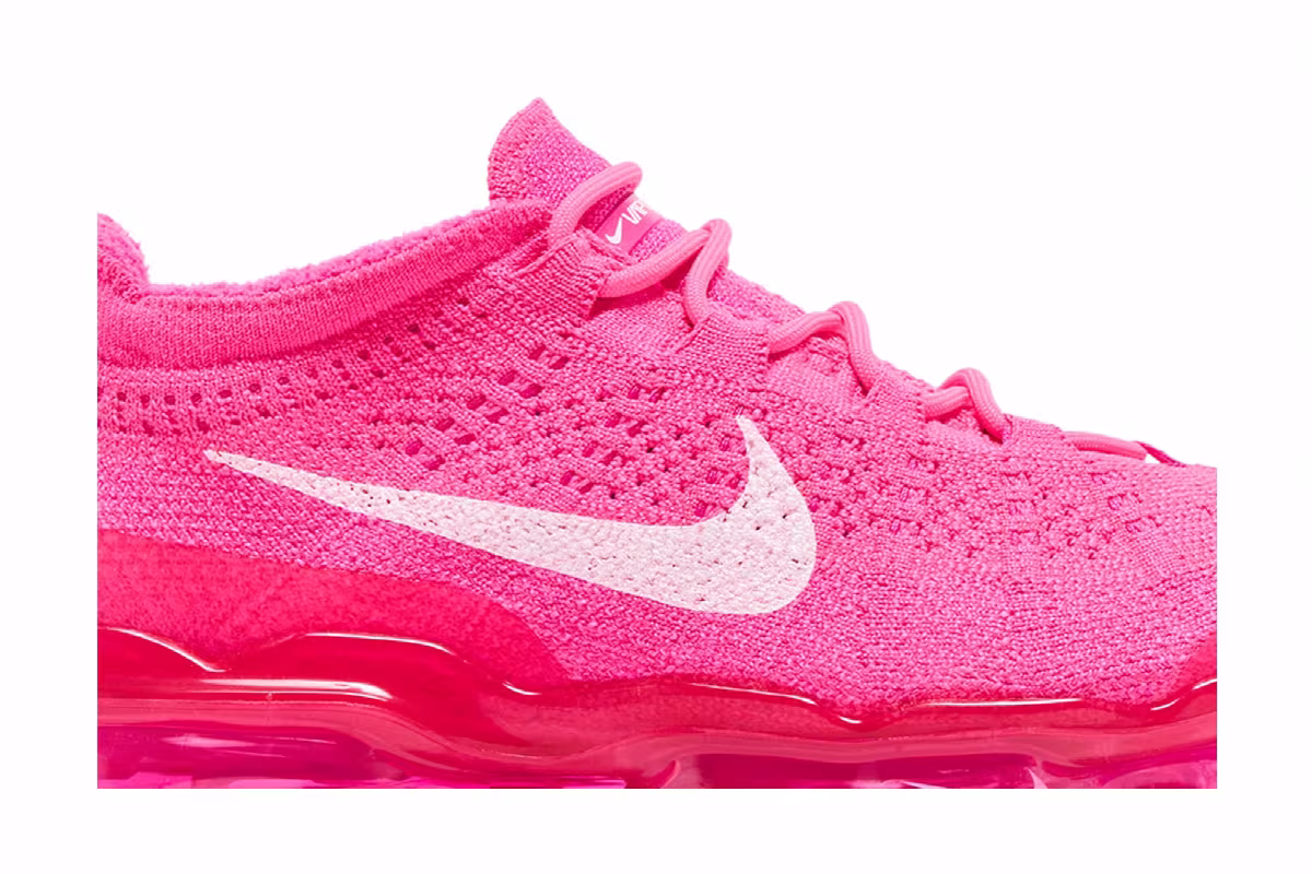 Nike Women's Air VaporMax 2023 Flyknit Hyper Pink, view 3