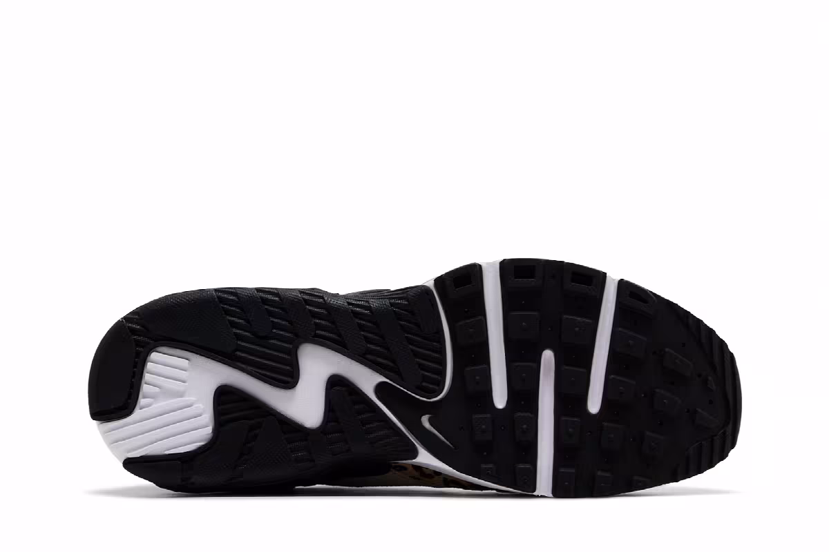 Nike Women's Air Max Excee Leopard, view 5