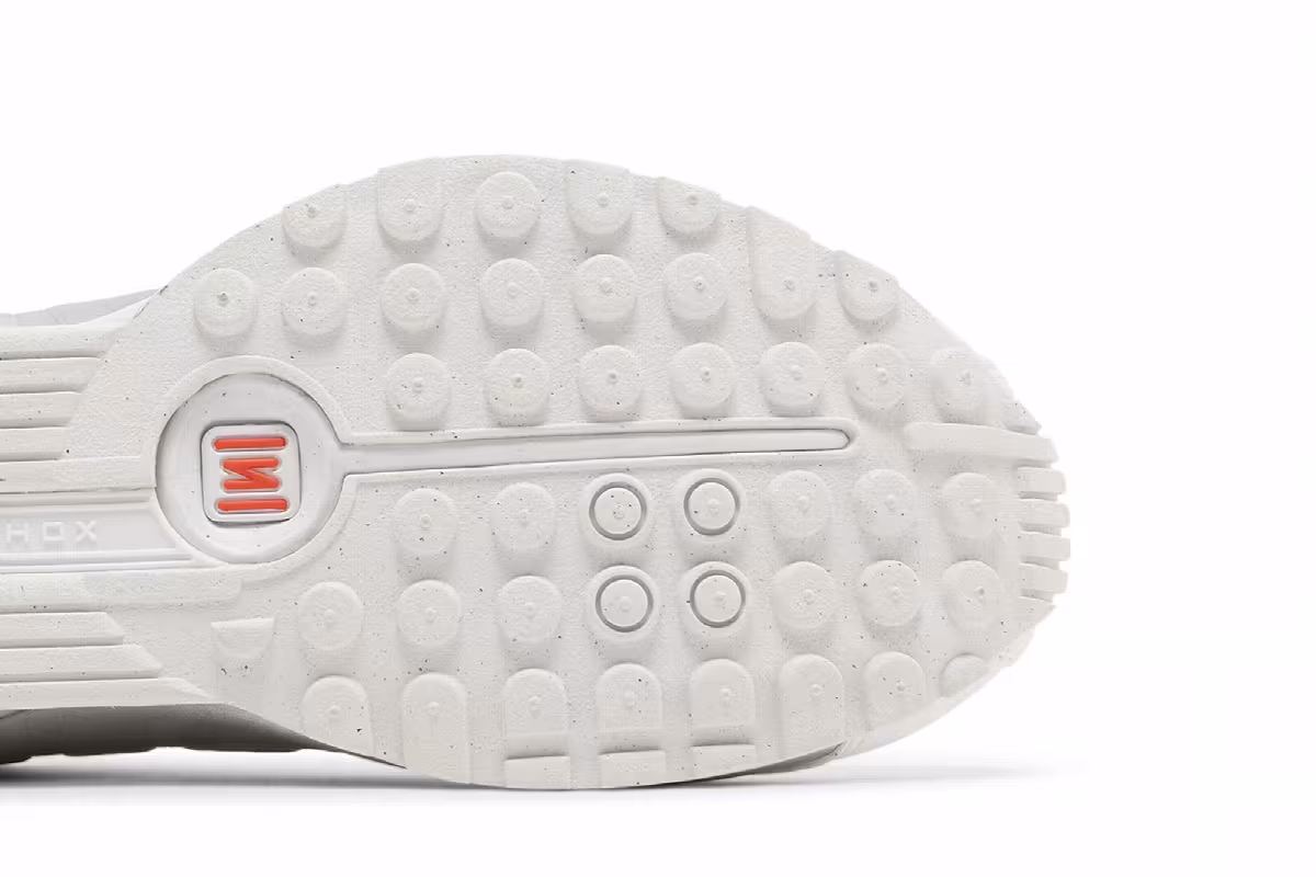 Nike Women's Shox R4 White Metallic 2024, view 6