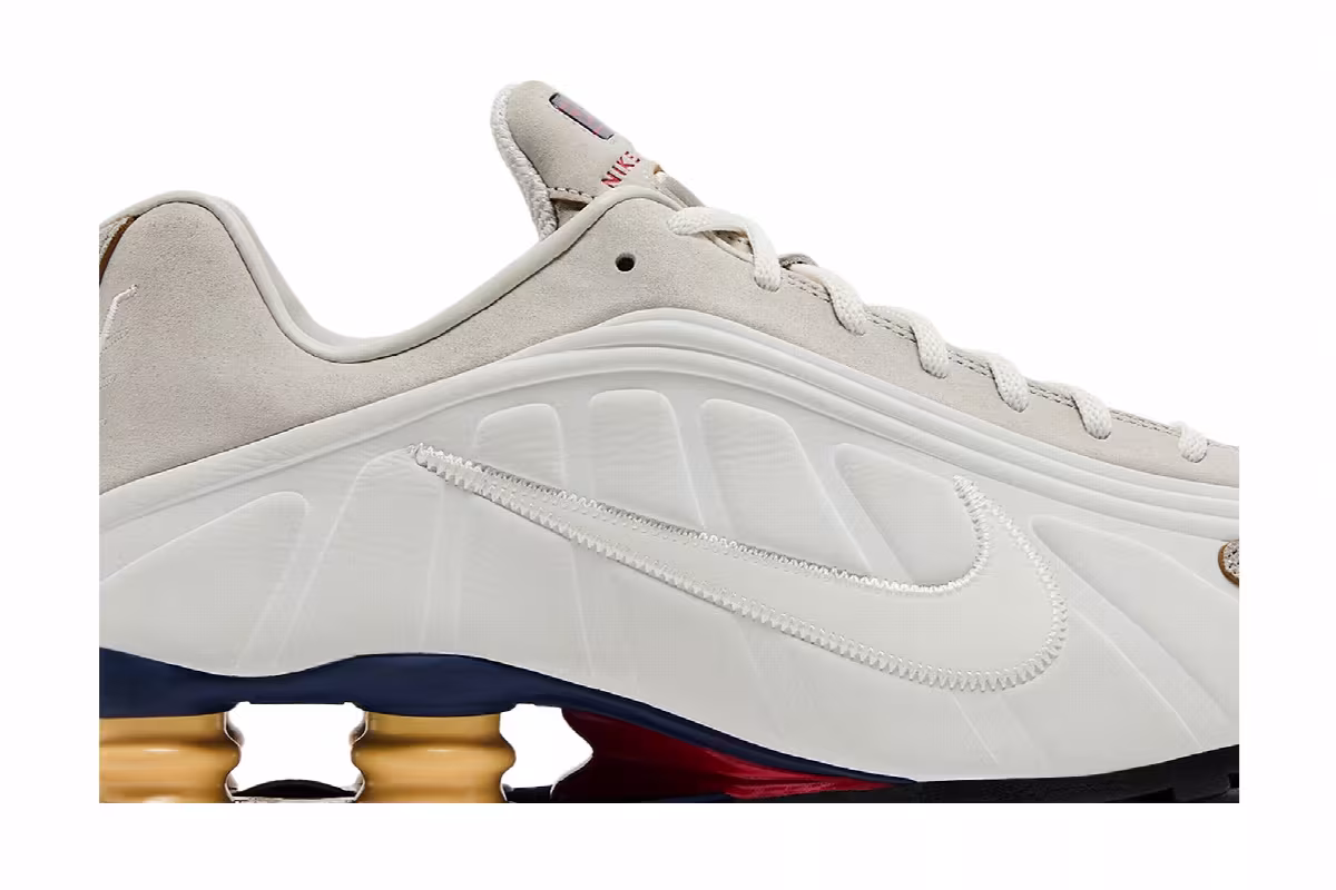 Nike Shox R4 Premium Design By Korea, view 3