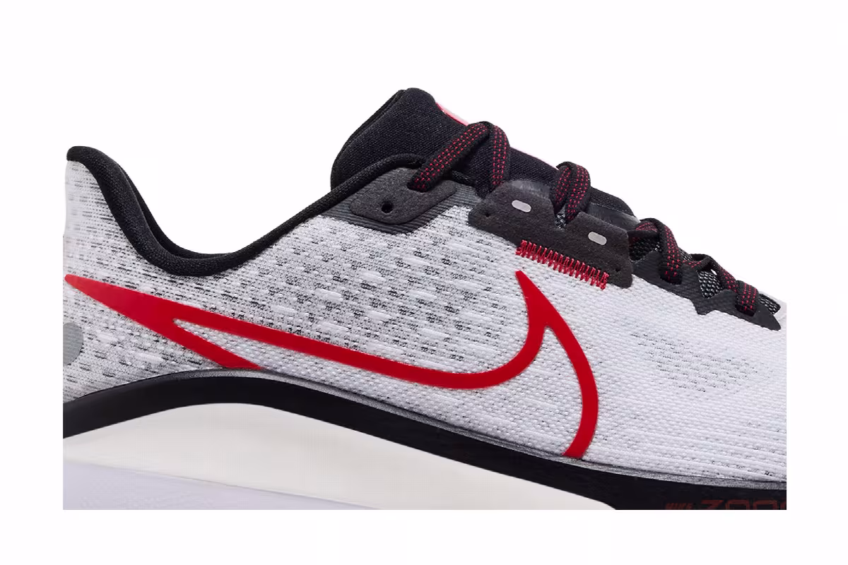 Nike Vomero 17 White Fire Red, view 3