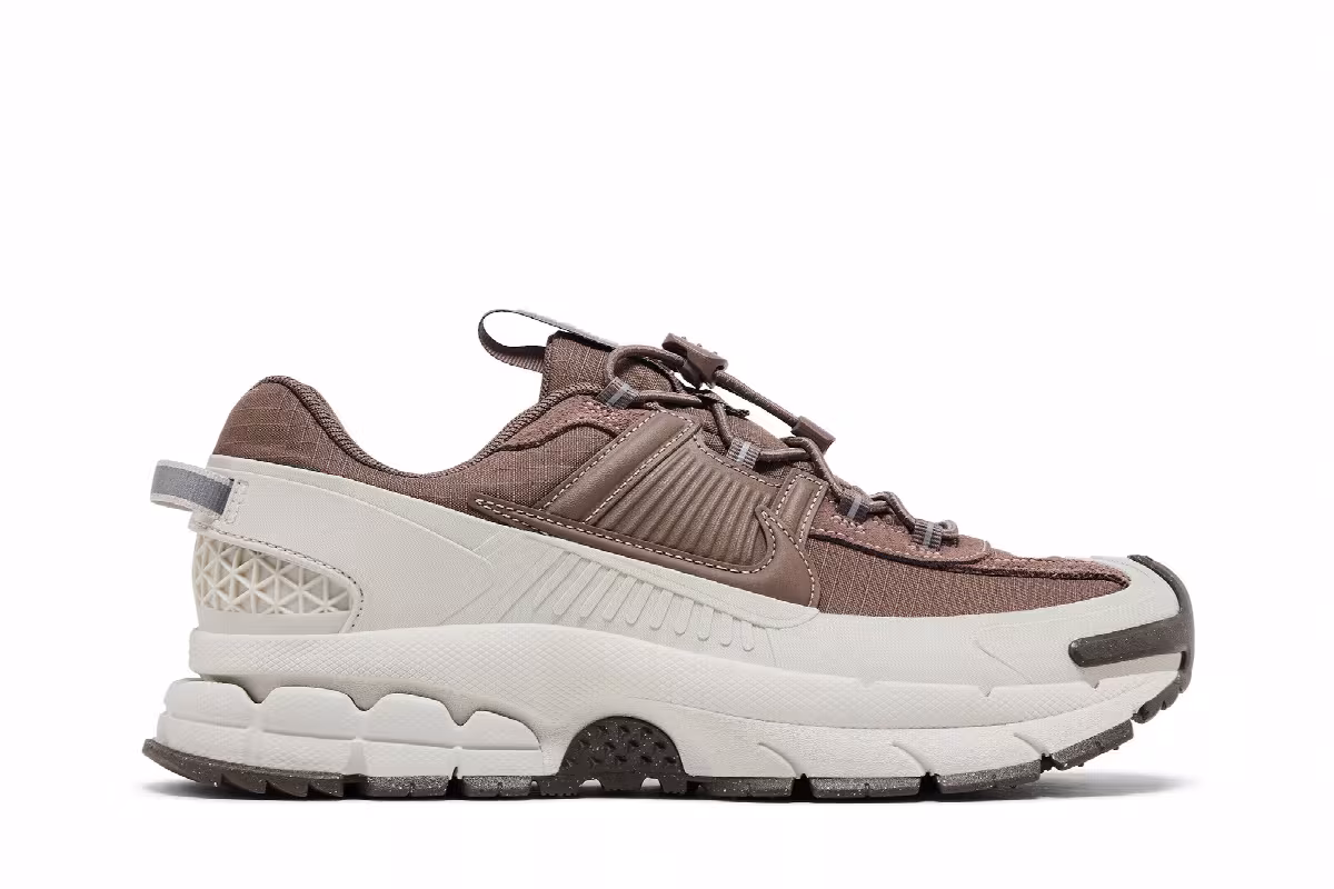 Nike Women's Zoom Vomero Roam Light Bone Mink Brown, view 2