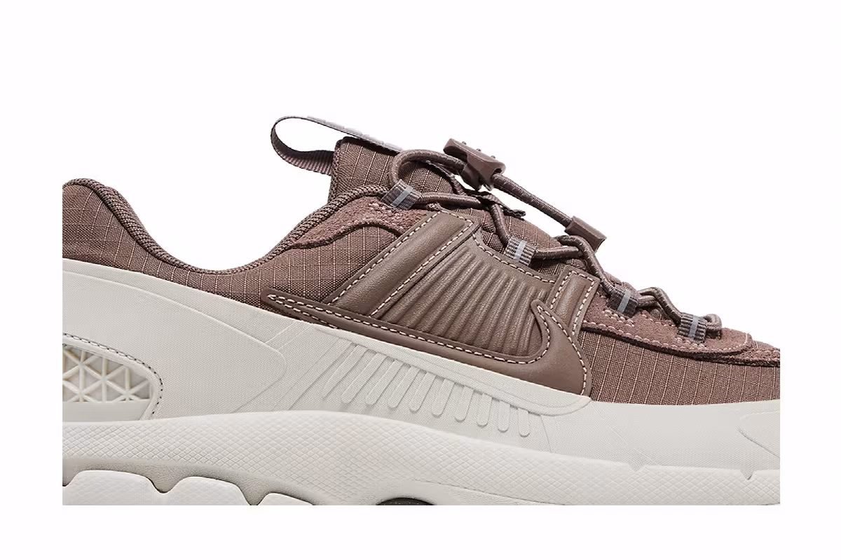 Nike Women's Zoom Vomero Roam Light Bone Mink Brown, view 3