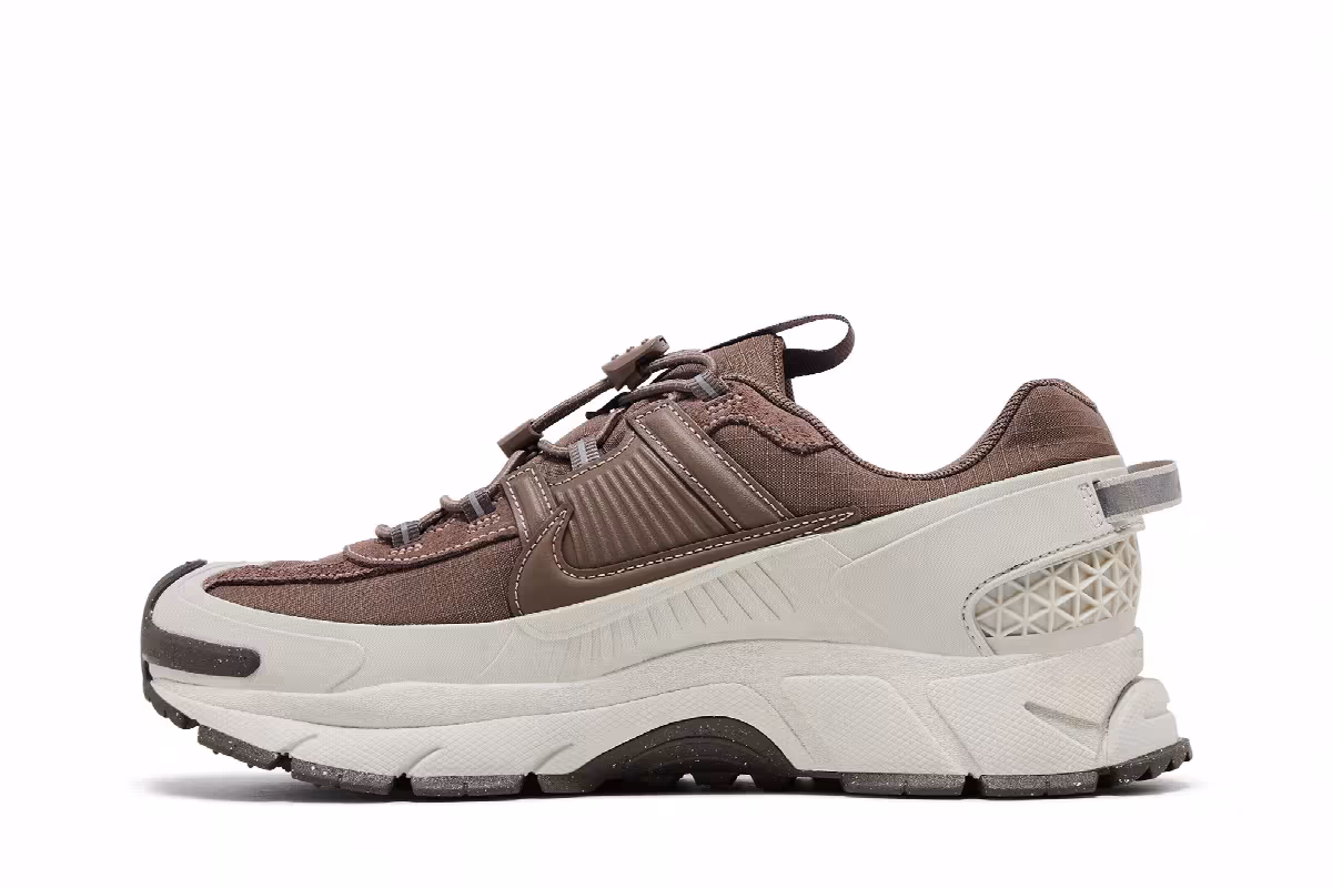 Nike Women's Zoom Vomero Roam Light Bone Mink Brown, view 4