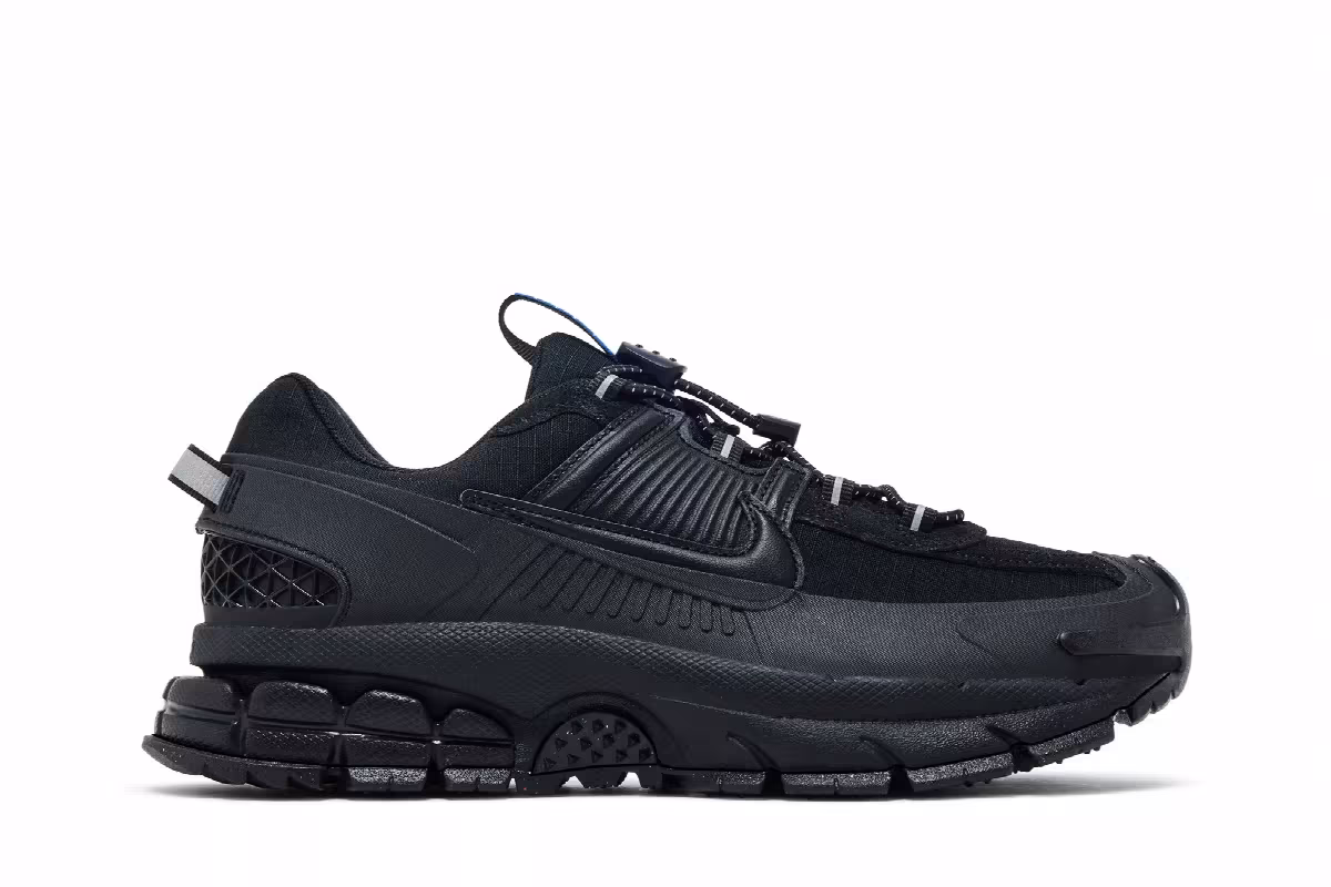 Nike Women's Zoom Vomero Roam Black, view 2