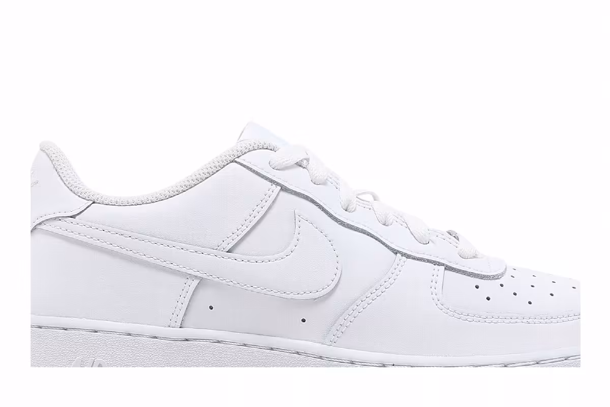 Nike Air Force 1 LE GS Triple White, view 3