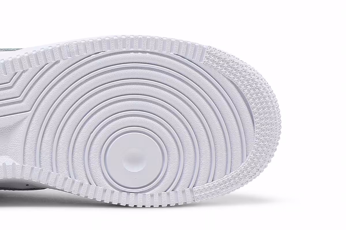 Nike Air Force 1 LE GS Triple White, view 6