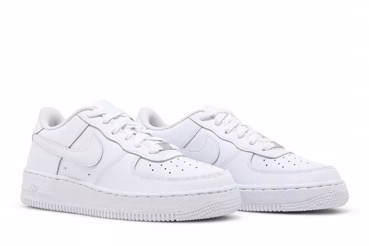 Nike Air Force 1 LE GS Triple White, view 9