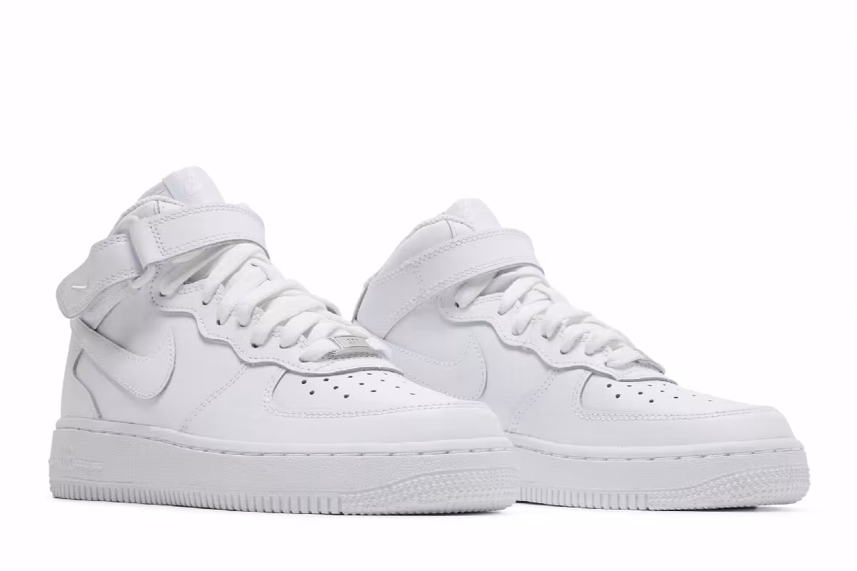 Nike Air Force 1 Mid LE GS Triple White, view 9