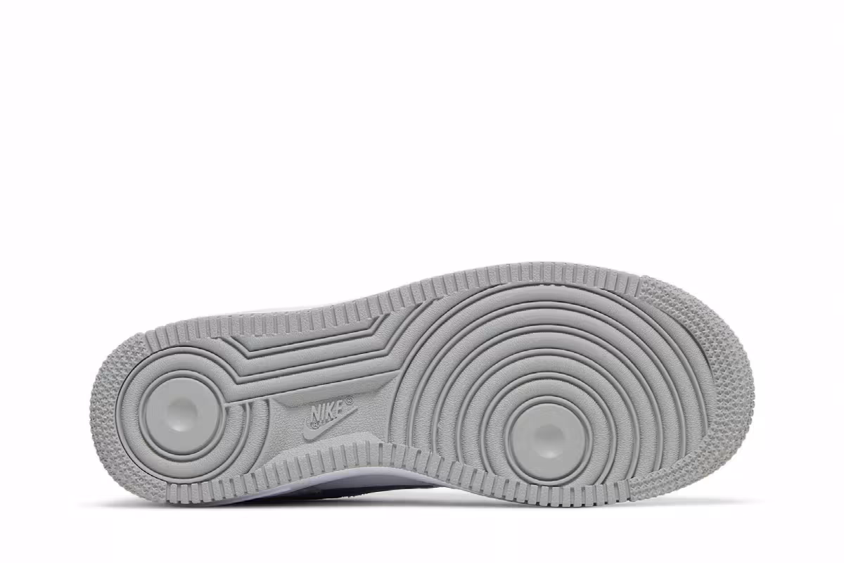Nike Air Force 1 LV8 GS Athletic Club, view 5