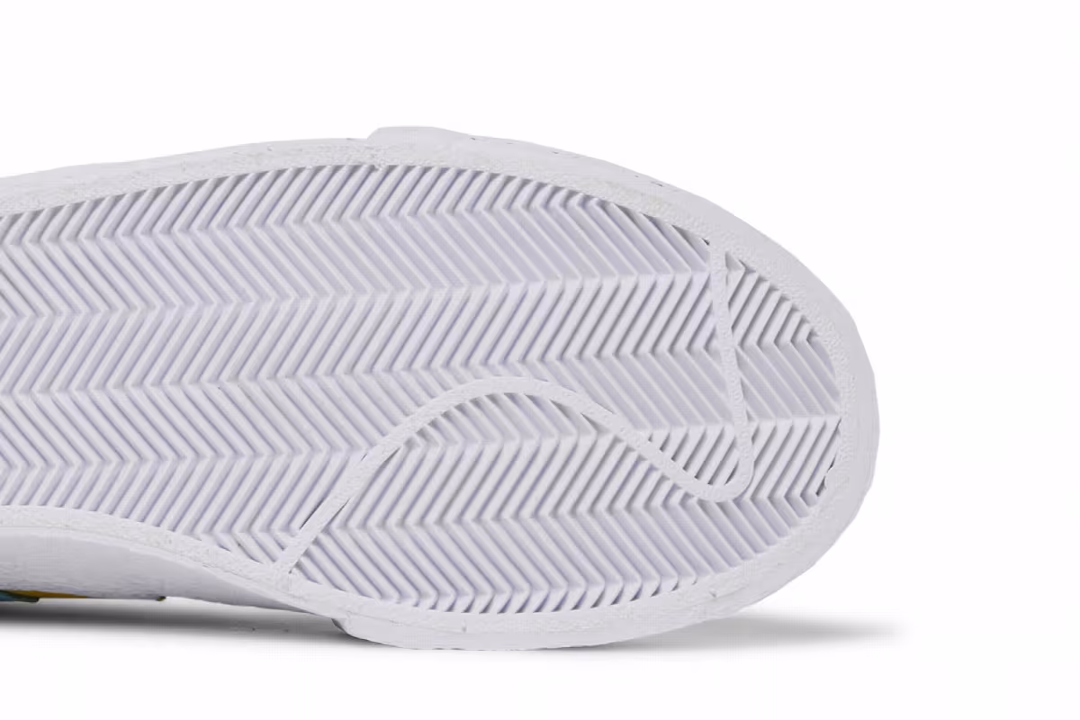 KAWS x sacai x Nike Blazer Low Neptune Blue, view 6