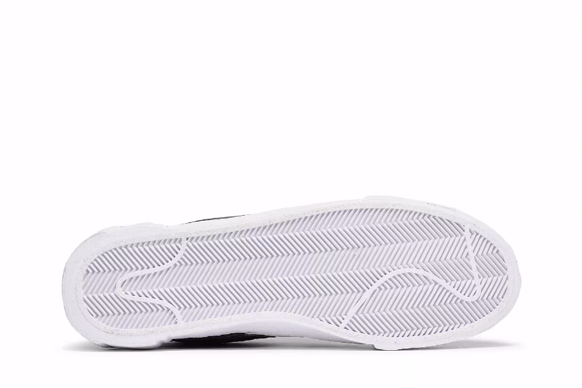sacai x Nike Blazer Low Iron Grey, view 5