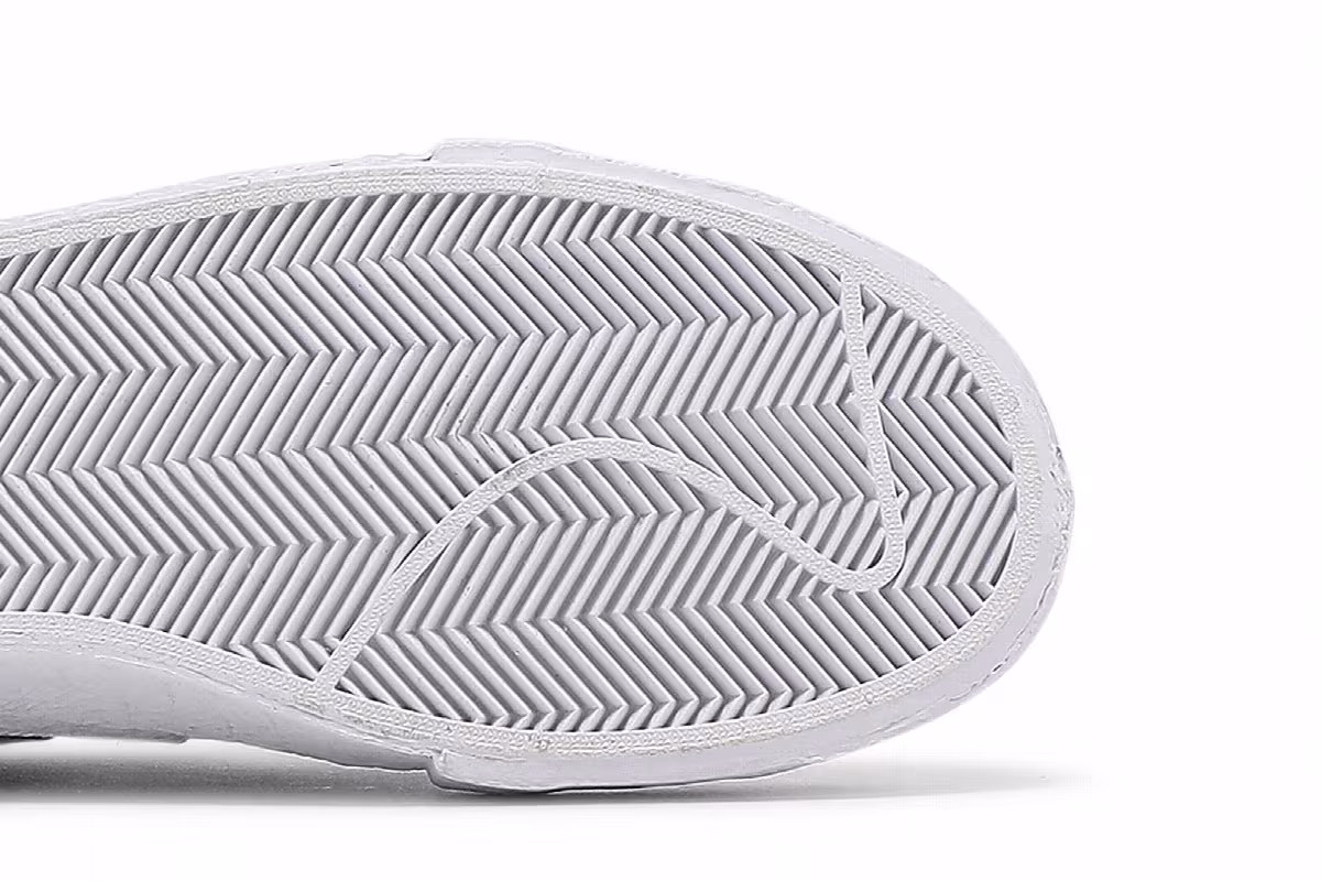 sacai x Nike Blazer Low Classic Green, view 6