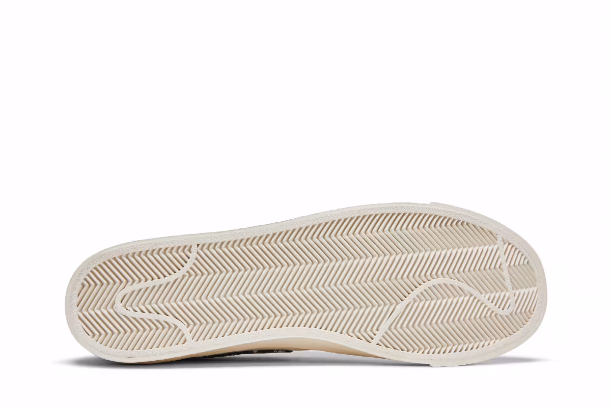 Nike Blazer Low Paisley Swoosh, view 5