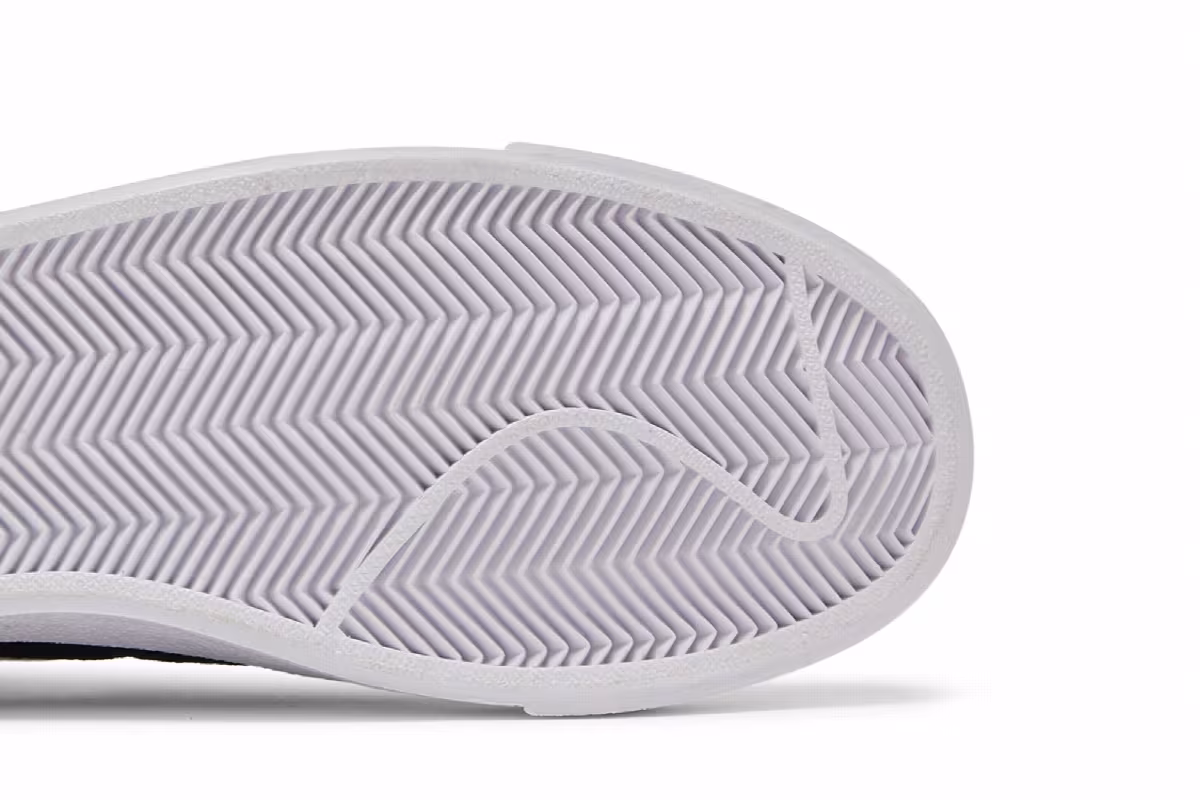 Nike Blazer Low Black White, view 6