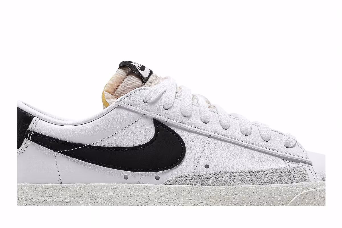Nike Women's Blazer Low White Black, view 3