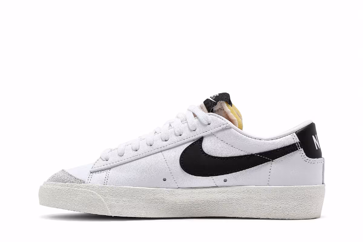 Nike Women's Blazer Low White Black, view 4