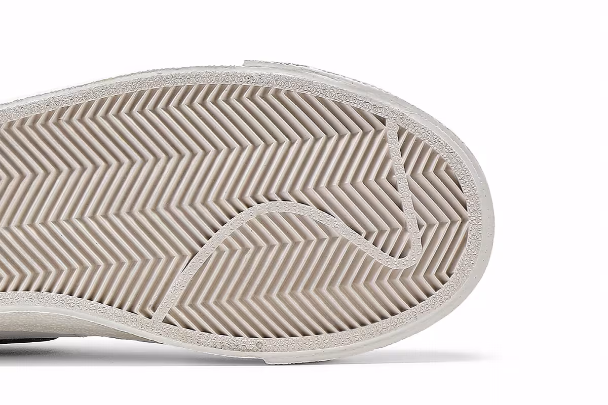 Nike Women's Blazer Low White Black, view 6