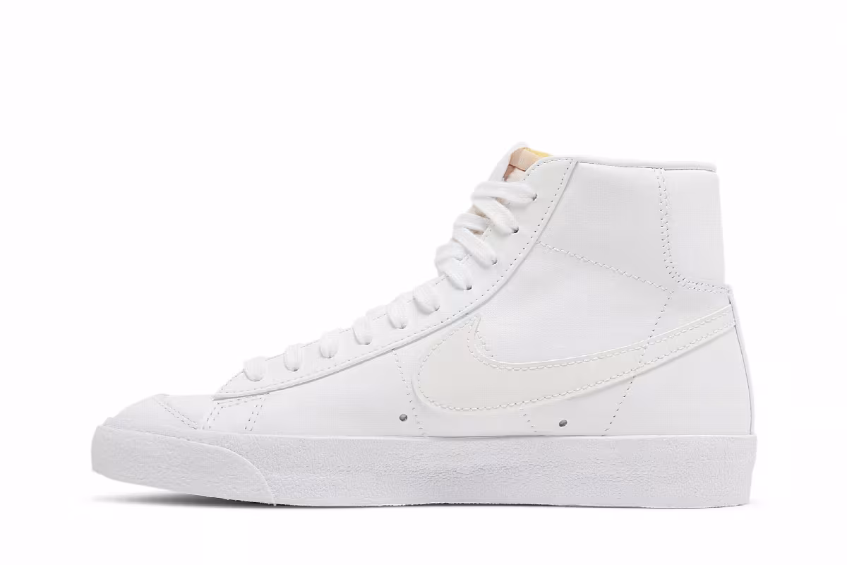 Nike Women's Blazer Triple White, view 4