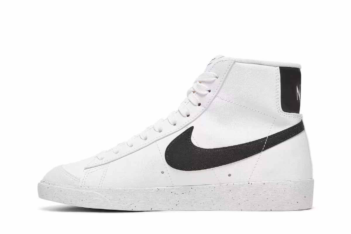 Nike Women's Blazer Mid White Black, view 4
