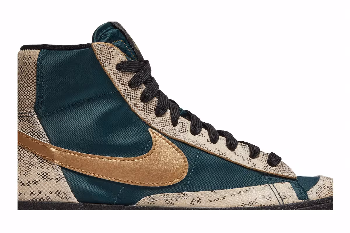 Nike Women's Blazer Mid Lucha Libre, view 3