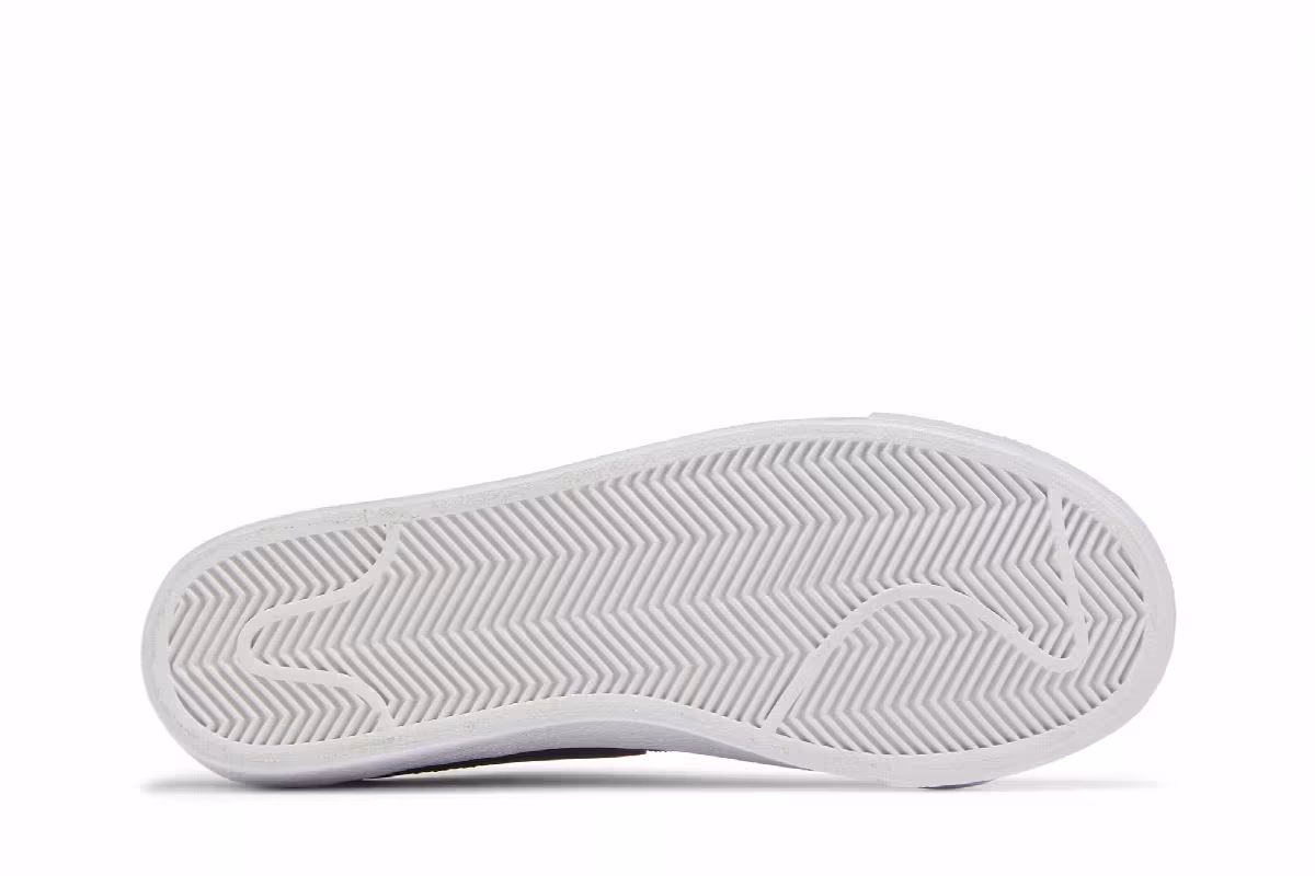 Nike Women's Blazer Low Black, view 5