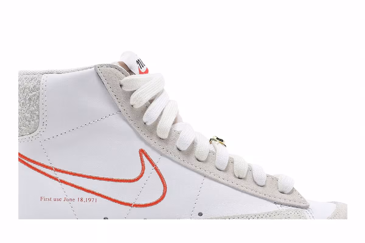 Nike Women's Blazer Mid First Use, view 3