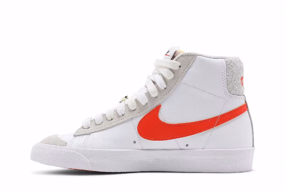 Nike Women's Blazer Mid First Use, view 4