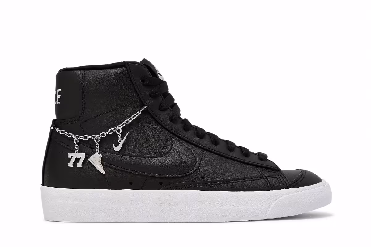 Nike Women's Blazer Mid Lucky Charms - Black, view 2