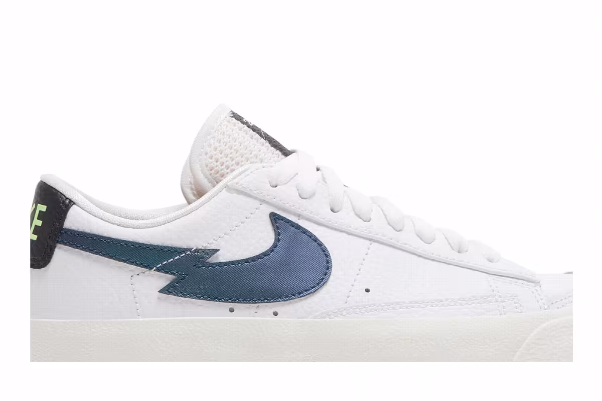 Nike Blazer Low Lightning Bolt Swoosh, view 3