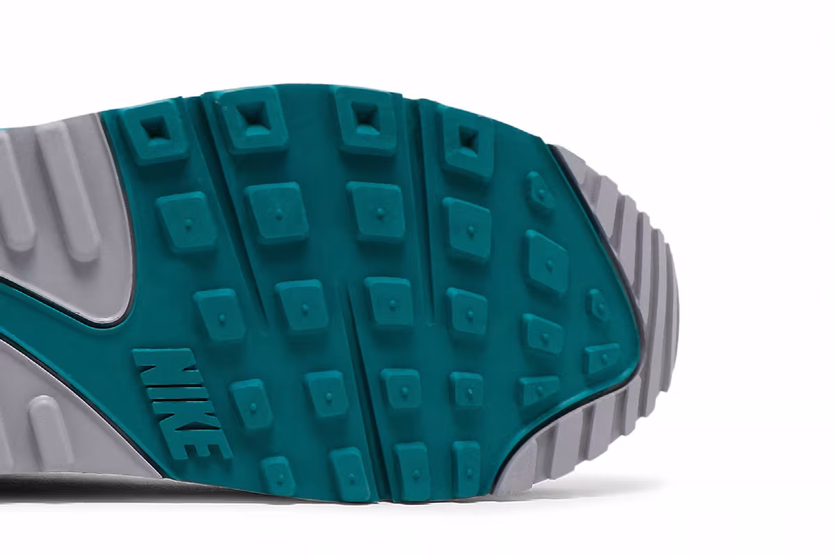 Nike Air Max 90 Spruce Lime, view 6