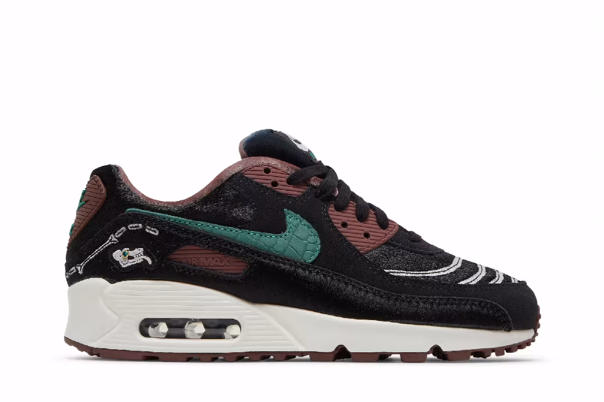 Nike Women's Air Max 90 Siempre Familia, view 2