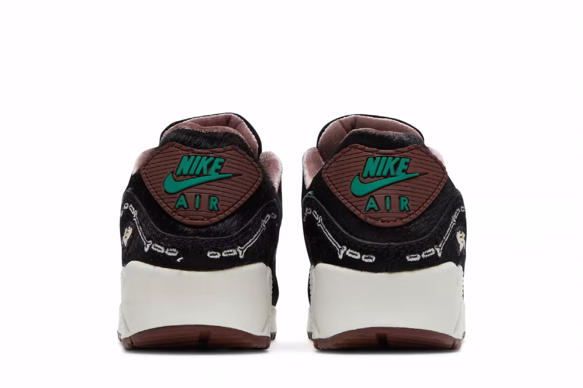 Nike Women's Air Max 90 Siempre Familia, view 7