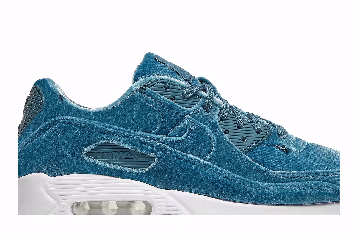 Nike Women's Air Max 90 Lucky Charms, view 3