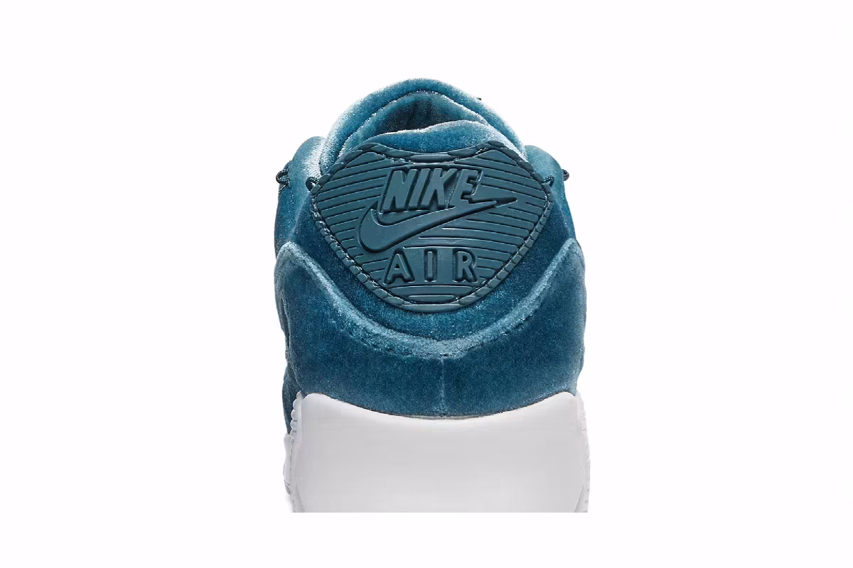 Nike Women's Air Max 90 Lucky Charms, view 8