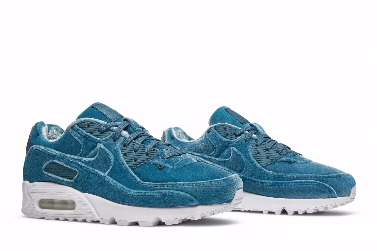 Nike Women's Air Max 90 Lucky Charms, view 9