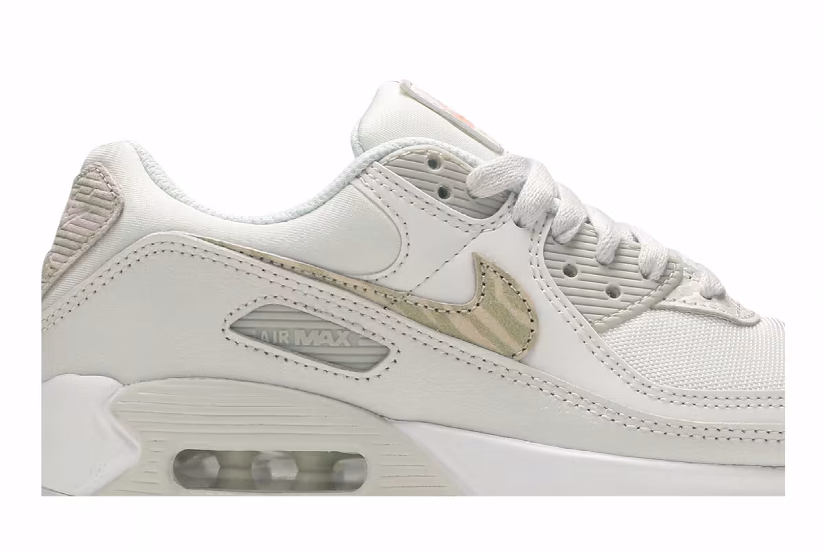 Nike Women's Air Max 90 SE Summit White Light Bone, view 3