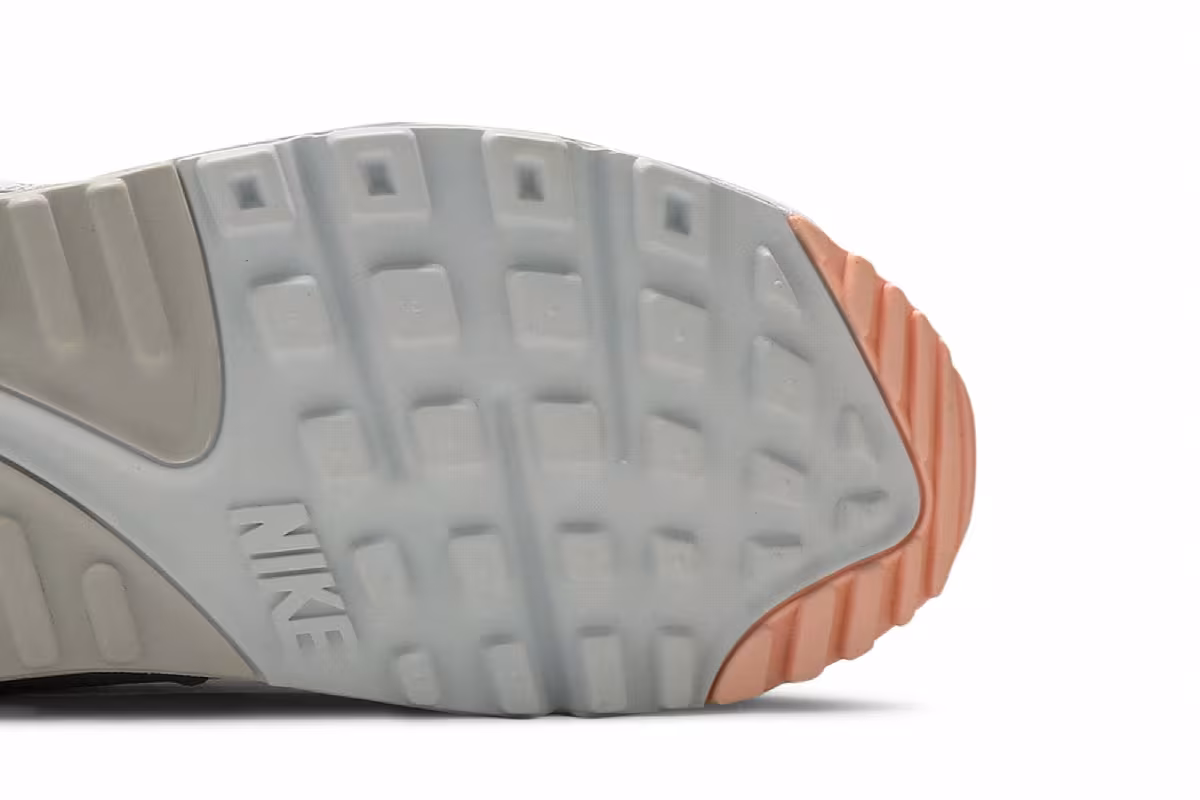 Nike Women's Air Max 90 SE Summit White Light Bone, view 6