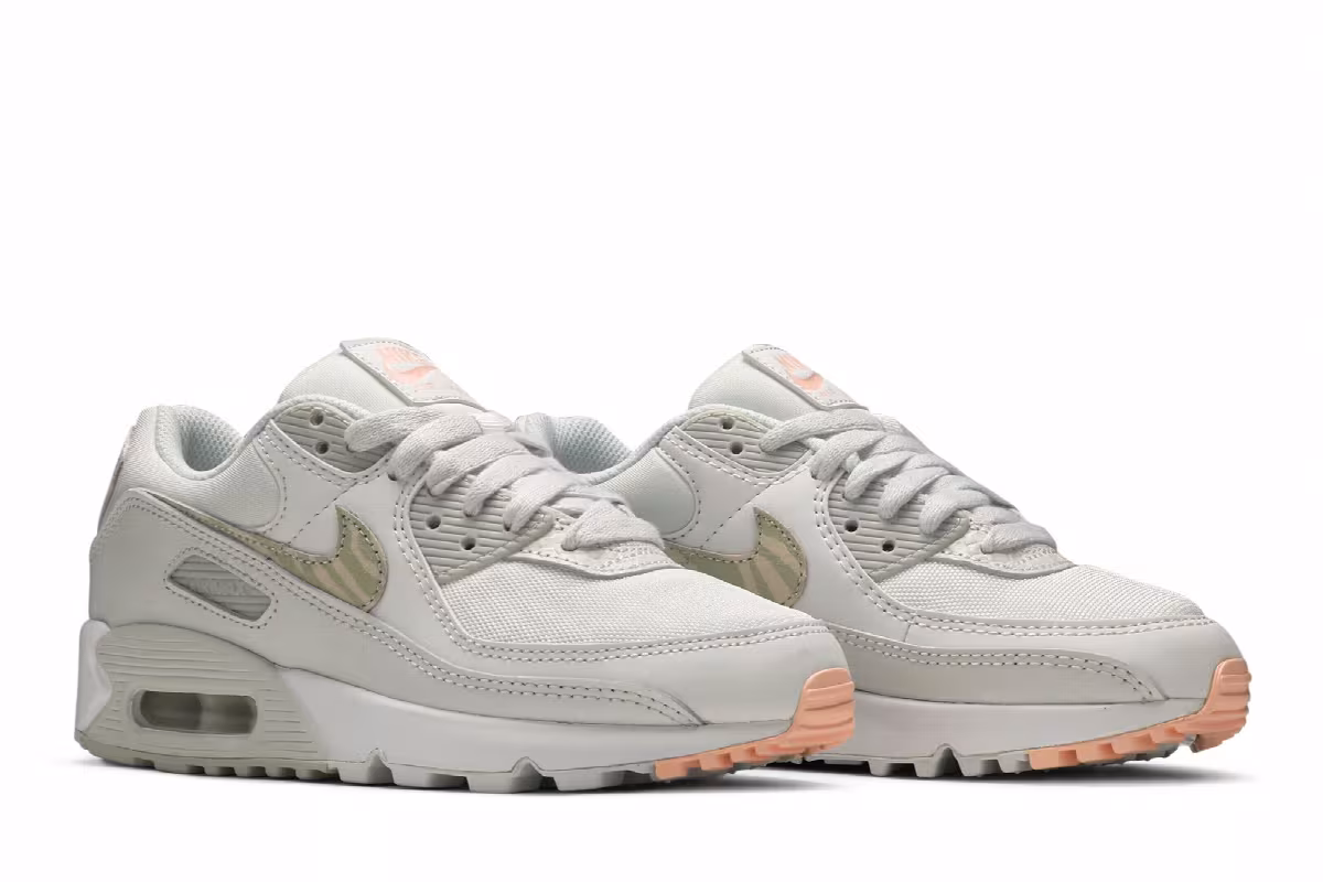 Nike Women's Air Max 90 SE Summit White Light Bone, view 9