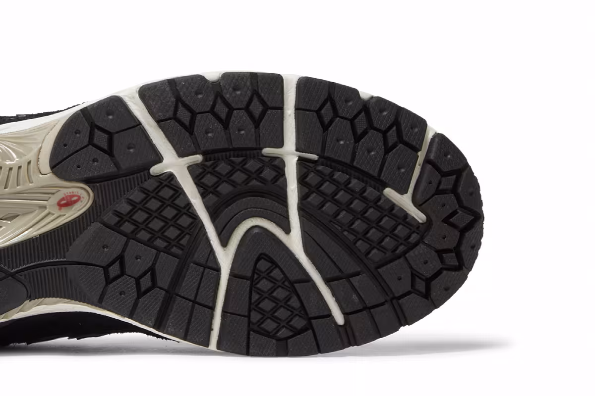 New Balance 2002R Protection Pack - Black Grey, view 6